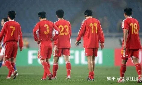 巴塞罗那队三比二险胜拜仁慕尼黑队夺得友谊赛冠军