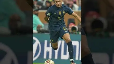 曼城今夏瞄准坎比亚索，罗马诺称其为关键引援之一。