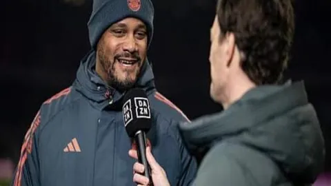 尤文图斯新赛季主场球衣亮相：潮流宽窄条纹不规则设计